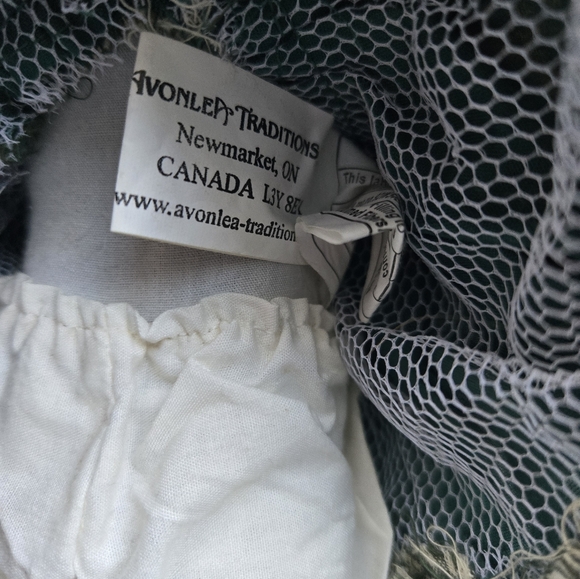 Anne of Green Gables Porcelain Doll Treasure Edition Canada Vintage Collectible - Picture 11 of 11